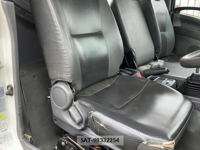 Isuzu FORWARD 2015-09 8230115-18
