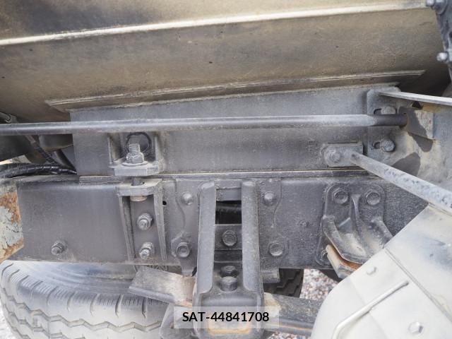 Isuzu FORWARD 2011-12 8230117-18