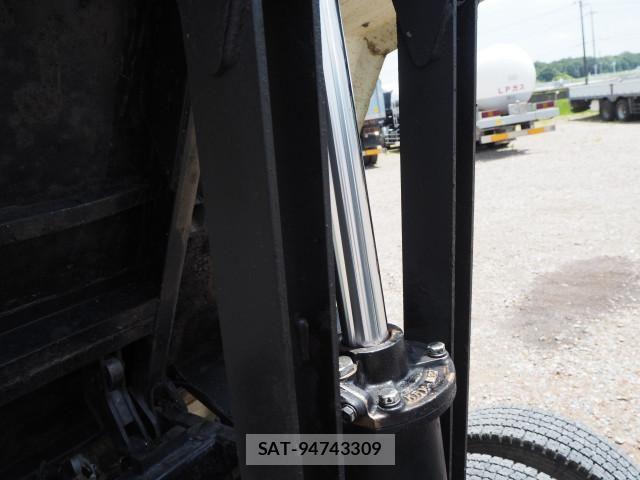 Isuzu FORWARD 2012-06 8230116-19