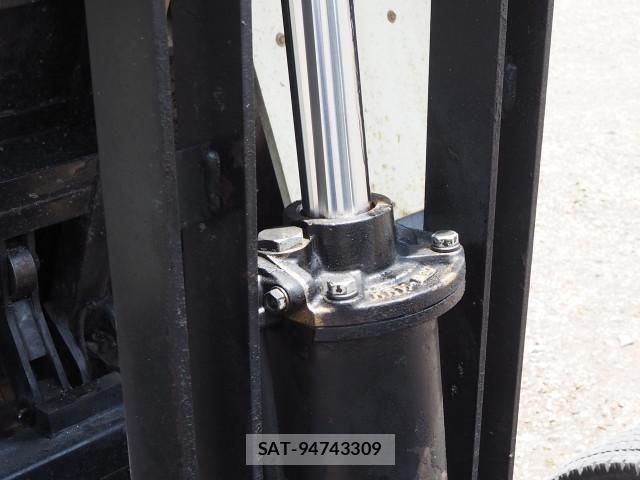 Isuzu FORWARD 2012-06 8230116-22