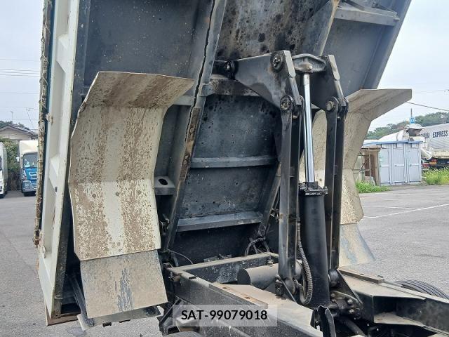 Isuzu FORWARD 2011-02 8245241-18
