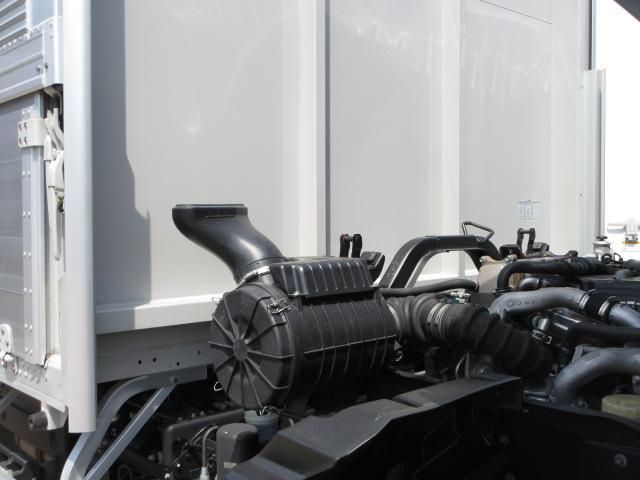 Isuzu FORWARD 2023-03 8311119-11