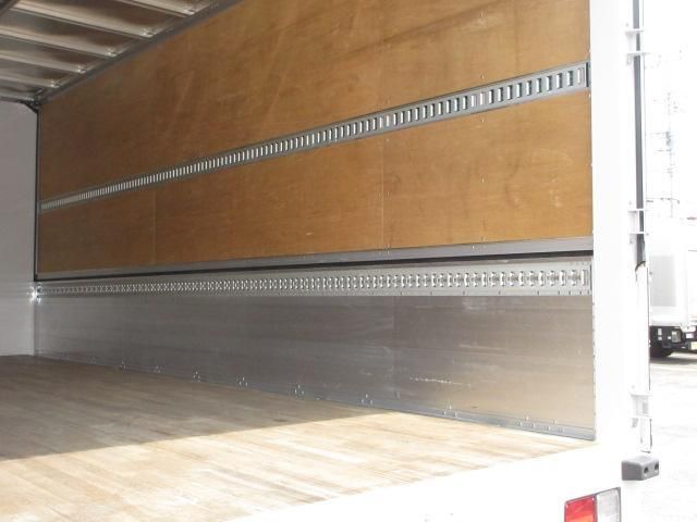 Isuzu FORWARD 2023-03 8311119-23