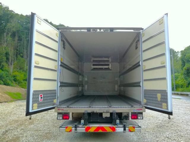 Isuzu FORWARD 2023-06 8311118-12