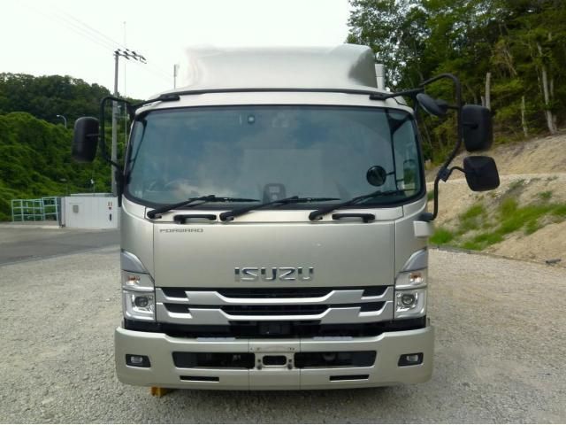 Isuzu FORWARD 2023-06 8311118-1
