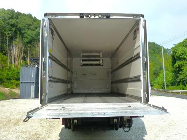 Isuzu FORWARD 2023-06 8311118-24