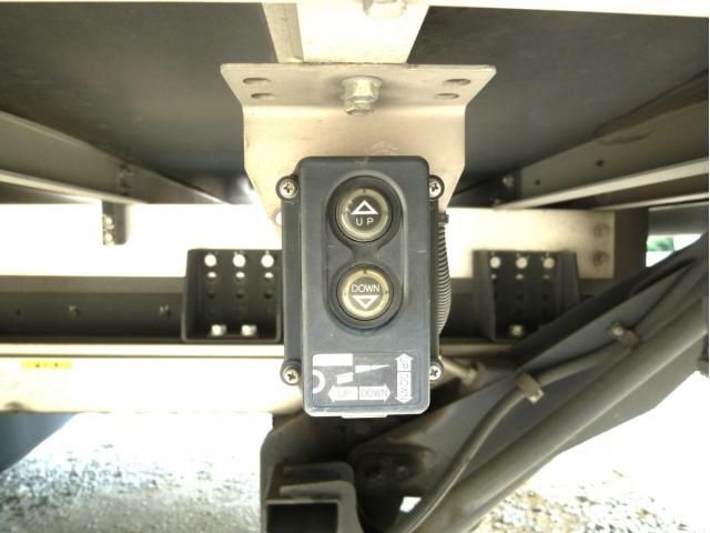 Isuzu FORWARD 2023-06 8311118-26