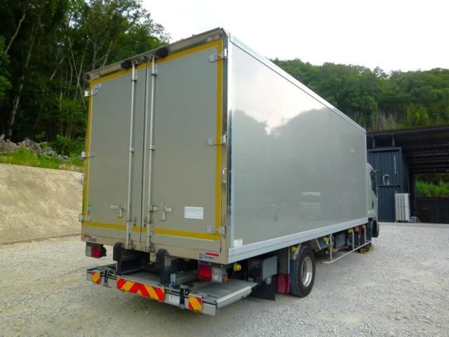 Isuzu FORWARD 2023-06 8311118-3