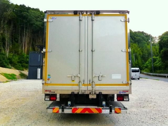 Isuzu FORWARD 2023-06 8311118-4