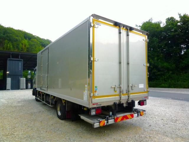 Isuzu FORWARD 2023-06 8311118-5