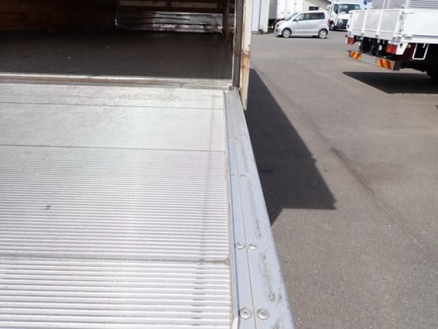 Isuzu FORWARD 2013-05 8311123-24