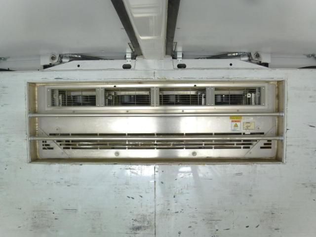 Isuzu FORWARD 2019-03 8311120-24