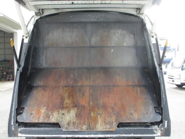 Isuzu FORWARD 2020-06 8331903-16