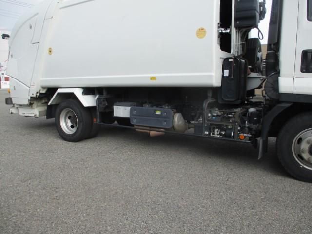 Isuzu FORWARD 2020-06 8331903-19