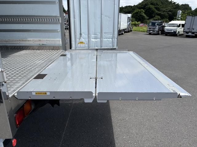 Isuzu FORWARD 2017-06 8331927-17