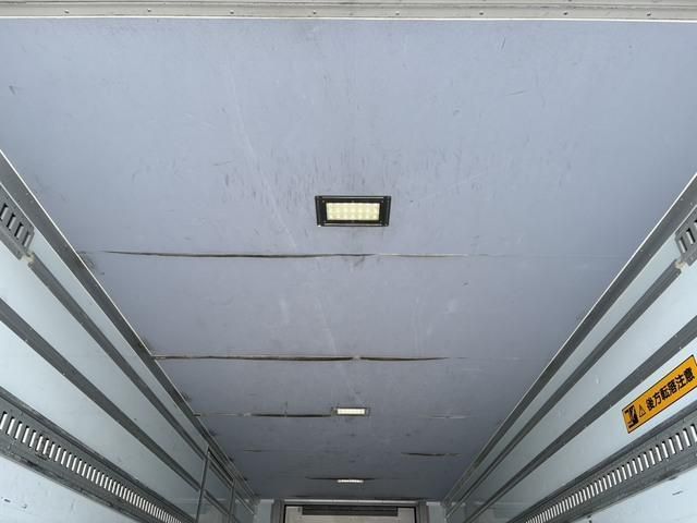 Isuzu FORWARD 2017-06 8331927-22
