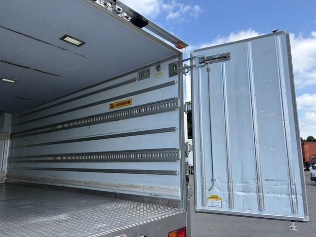 Isuzu FORWARD 2017-06 8331927-24