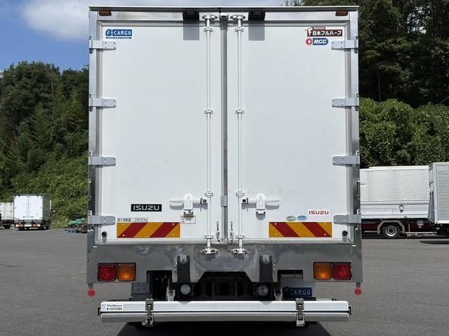 Isuzu FORWARD 2017-06 8331927-6