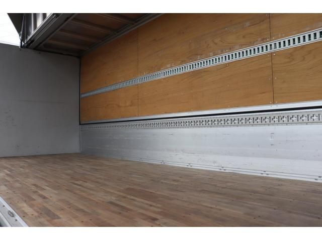 Isuzu FORWARD 2014-03 8331929-12