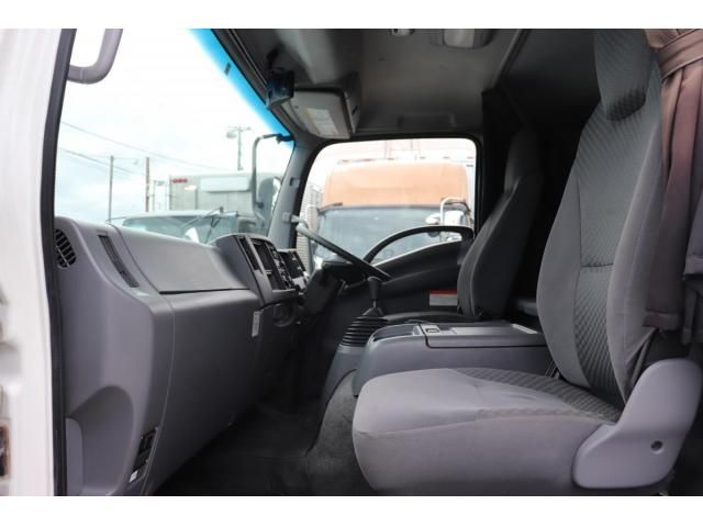 Isuzu FORWARD 2014-03 8331929-17