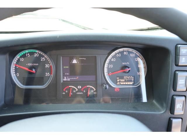 Isuzu FORWARD 2021-08 8331904-24
