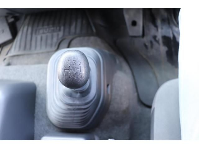 Isuzu FORWARD 2021-08 8331904-26