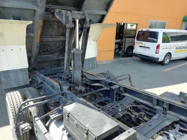 Isuzu FORWARD 2019-03 8331922-13