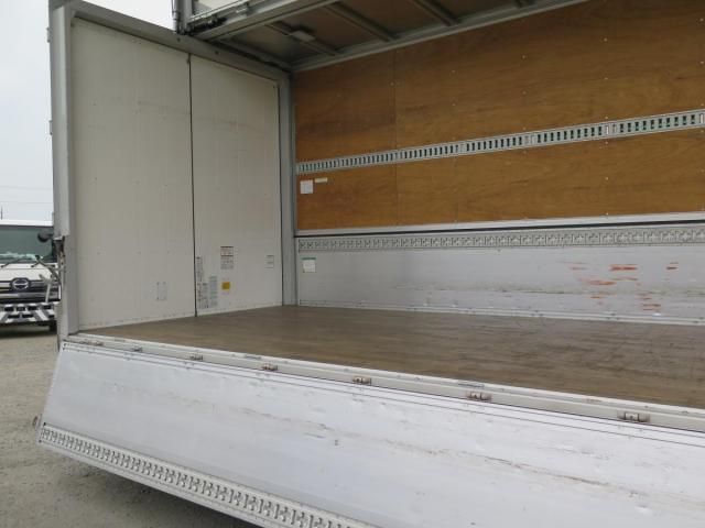 Isuzu FORWARD 2020-06 8331908-15