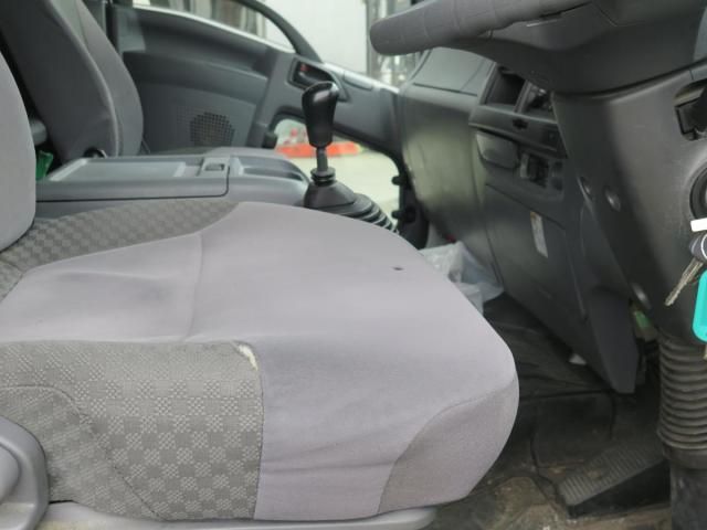 Isuzu FORWARD 2020-06 8331908-28