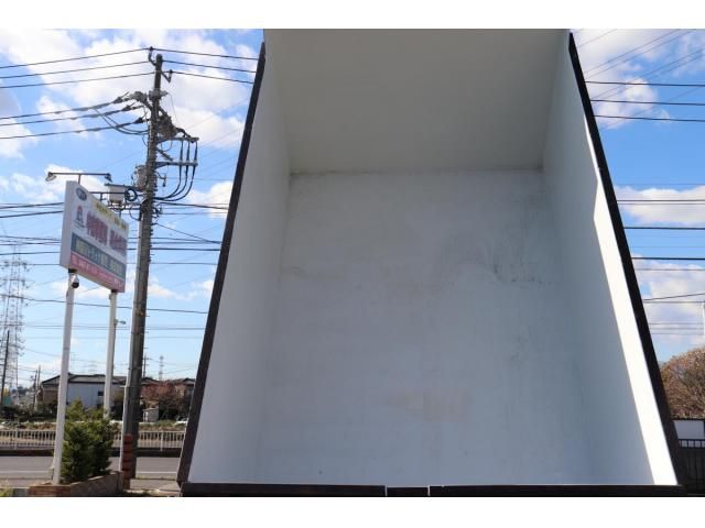 Isuzu FORWARD 2020-11 8331923-11