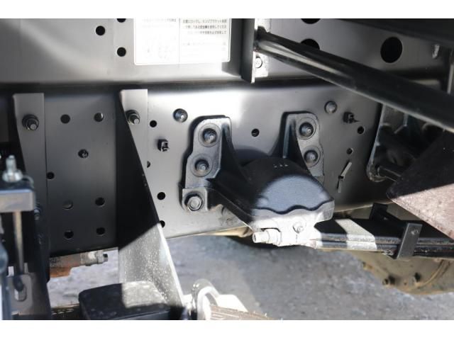Isuzu FORWARD 2020-11 8331923-29