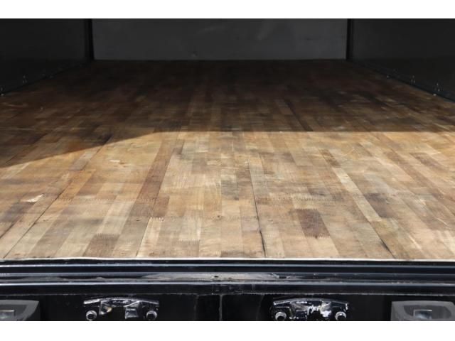 Isuzu FORWARD 2020-05 8331924-11