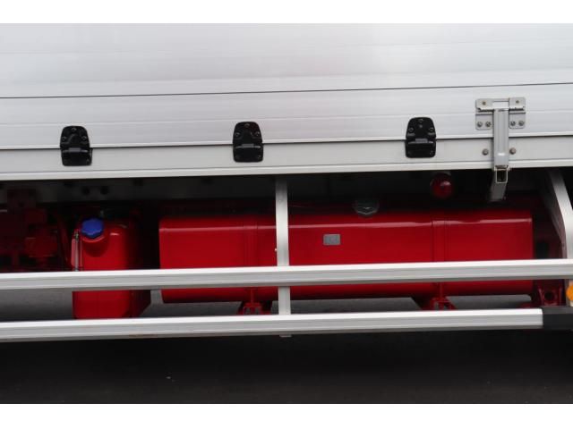Isuzu FORWARD 2020-05 8331924-26