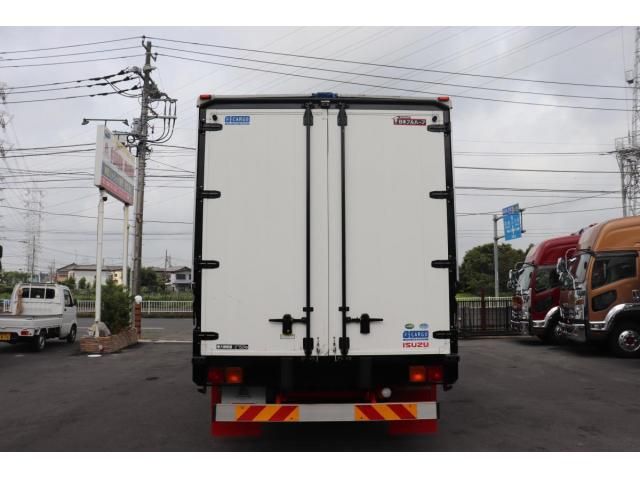 Isuzu FORWARD 2020-05 8331924-4