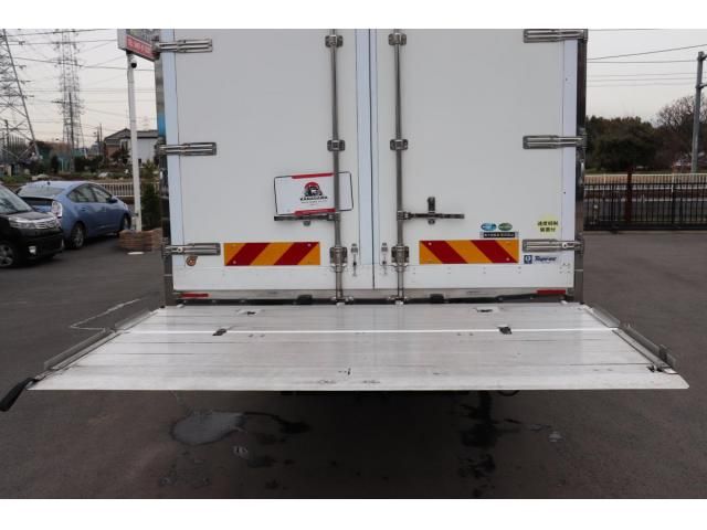 Isuzu FORWARD 2015-08 8331906-11
