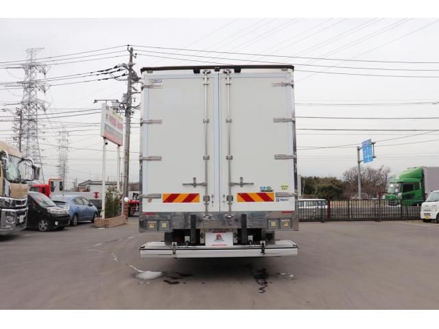 Isuzu FORWARD 2015-08 8331906-4