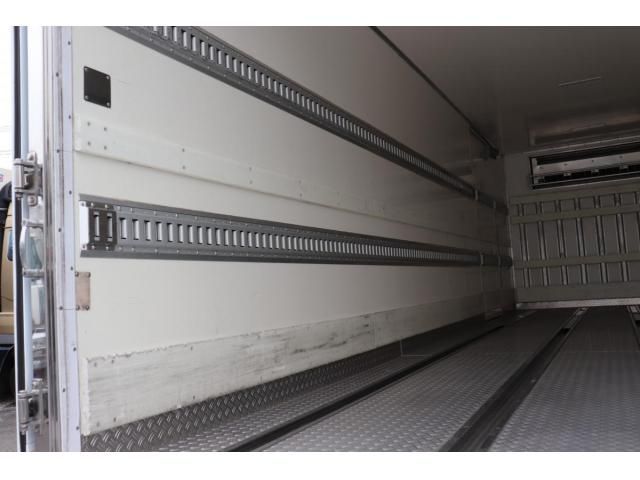 Isuzu FORWARD 2015-08 8331906-8