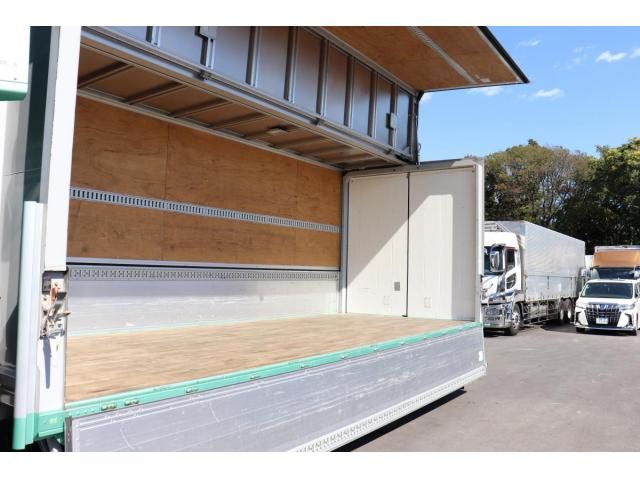 Isuzu FORWARD 2018-02 8331900-11