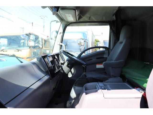 Isuzu FORWARD 2018-02 8331900-15