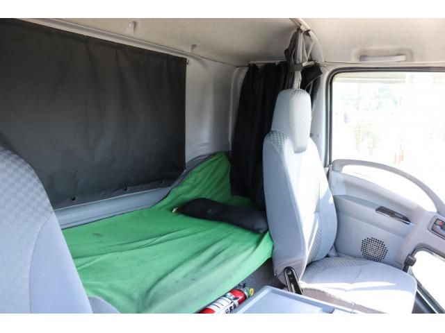 Isuzu FORWARD 2018-02 8331900-16