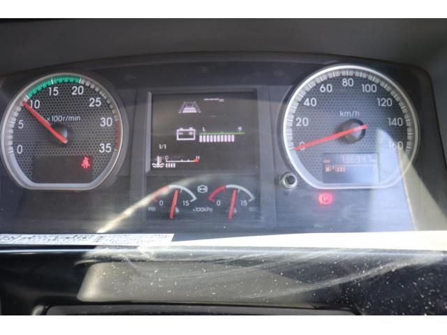 Isuzu FORWARD 2018-02 8331900-19