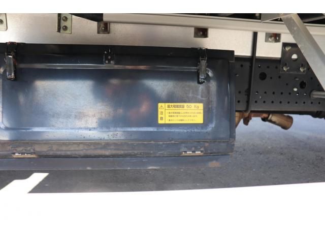 Isuzu FORWARD 2018-02 8331900-26