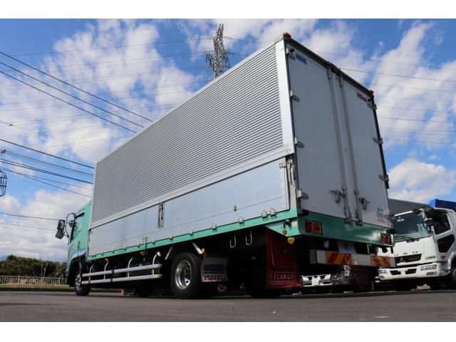 Isuzu FORWARD 2018-02 8331900-4