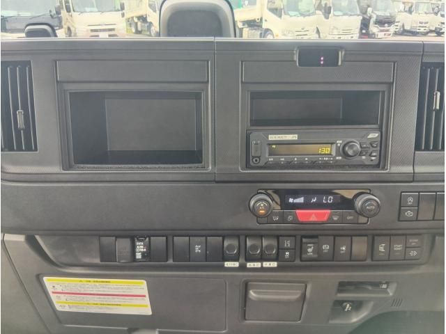 Isuzu FORWARD 2025-04 8331901-25