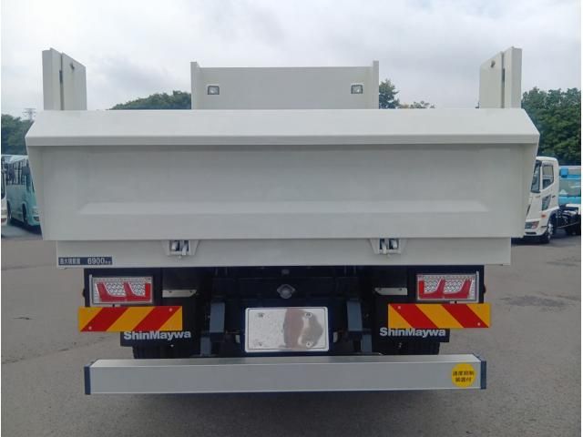 Isuzu FORWARD 2025-04 8331901-4
