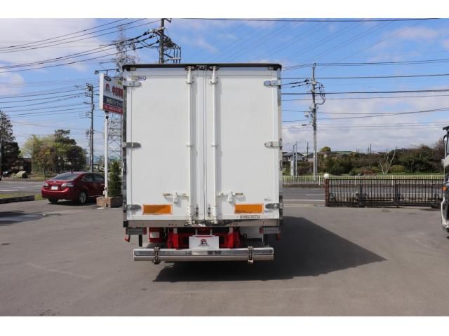 Isuzu FORWARD 2006-08 8331930-4