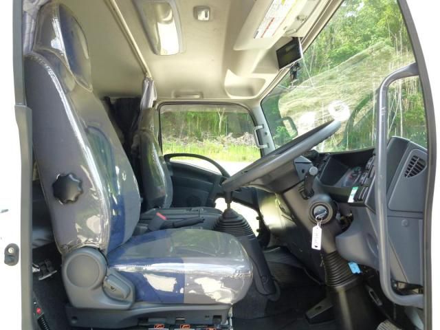 Isuzu FORWARD 2022-06 8331913-18