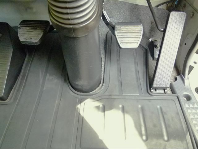 Isuzu FORWARD 2022-06 8331913-22