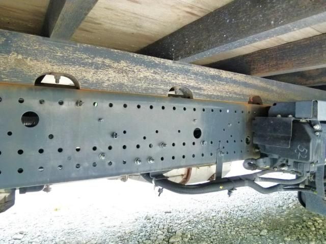 Isuzu FORWARD 2022-06 8331913-28