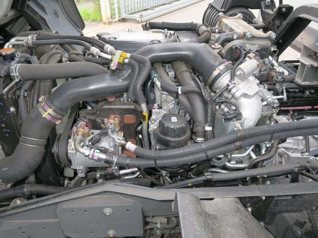 Isuzu FORWARD 2025-10 8331902-22
